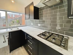 Kitchen- click for photo gallery